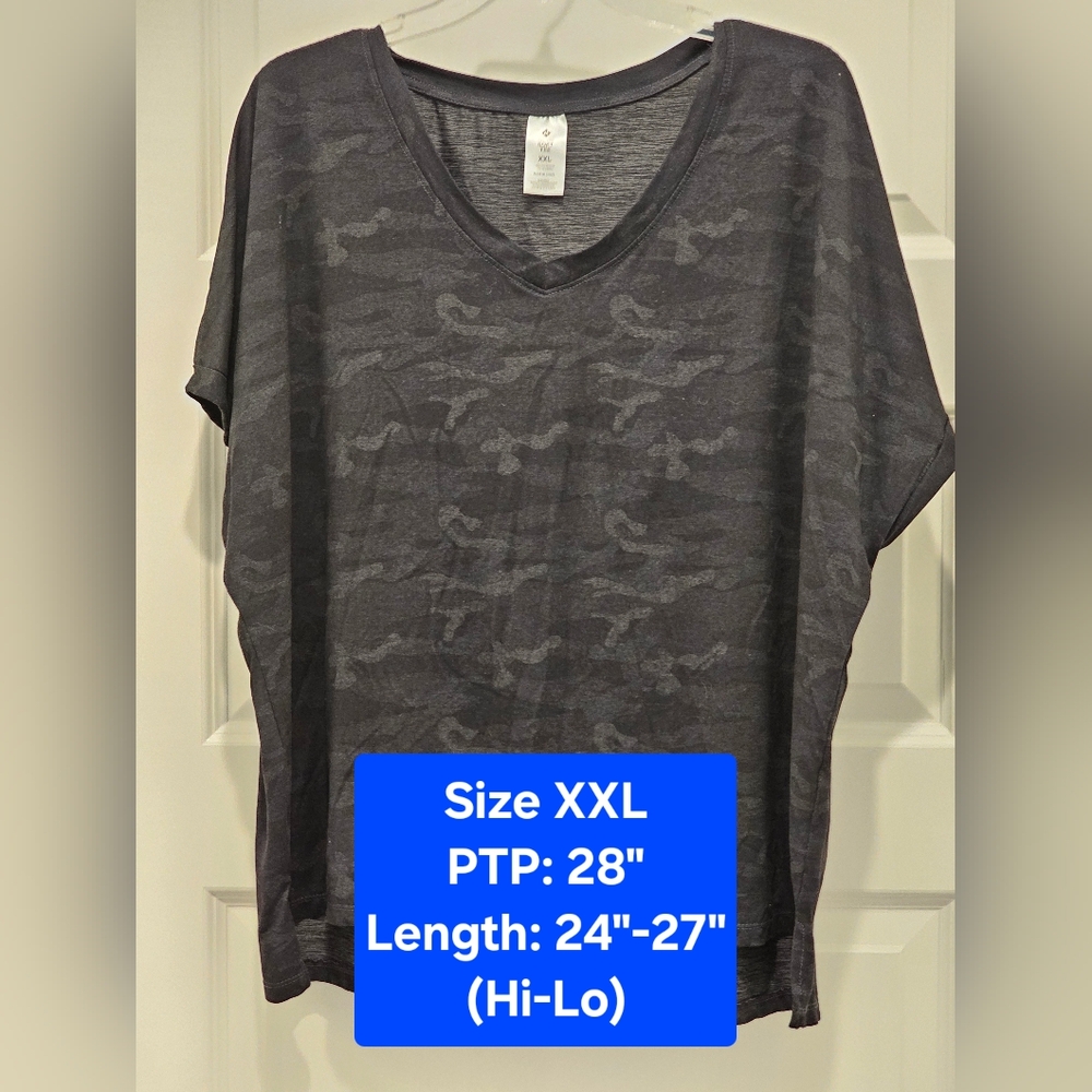 Soft Tee Short Sleeve Hi-Lo Camo Top, EUC, Size XXL